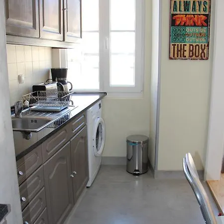 Lazaro Flat Apartment
